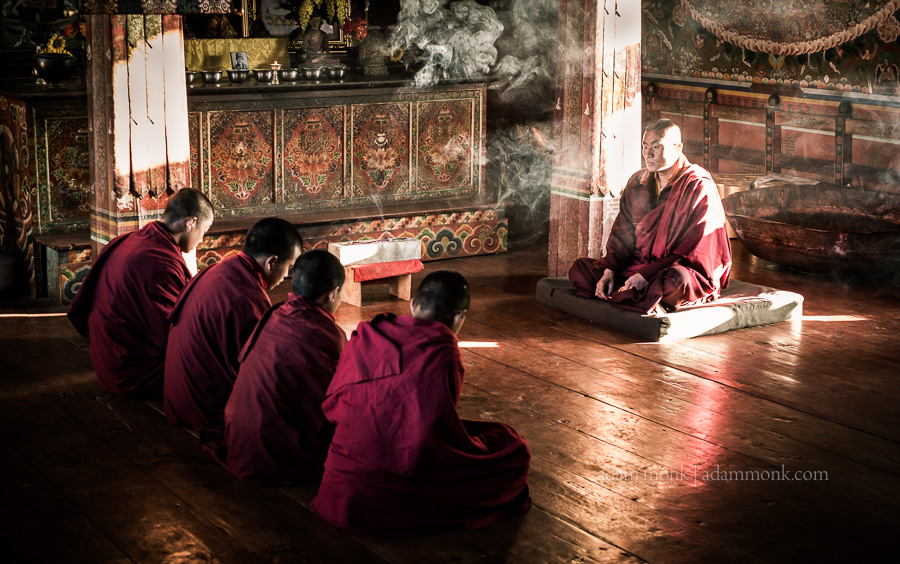 Bhutan-Monk-044